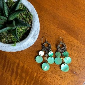 Green chandelier dangle earrings ✨